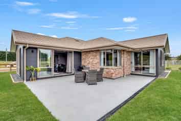 33B Devils Bridge Road, Weston