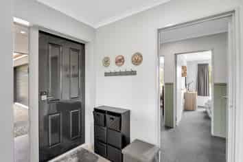 33B Devils Bridge Road, Weston