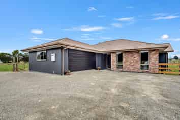 33B Devils Bridge Road, Weston