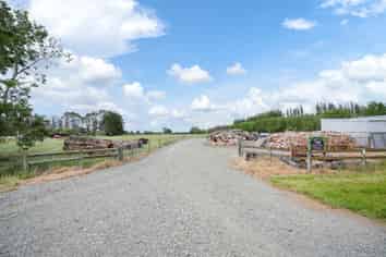 61 Moore Road, WINTON