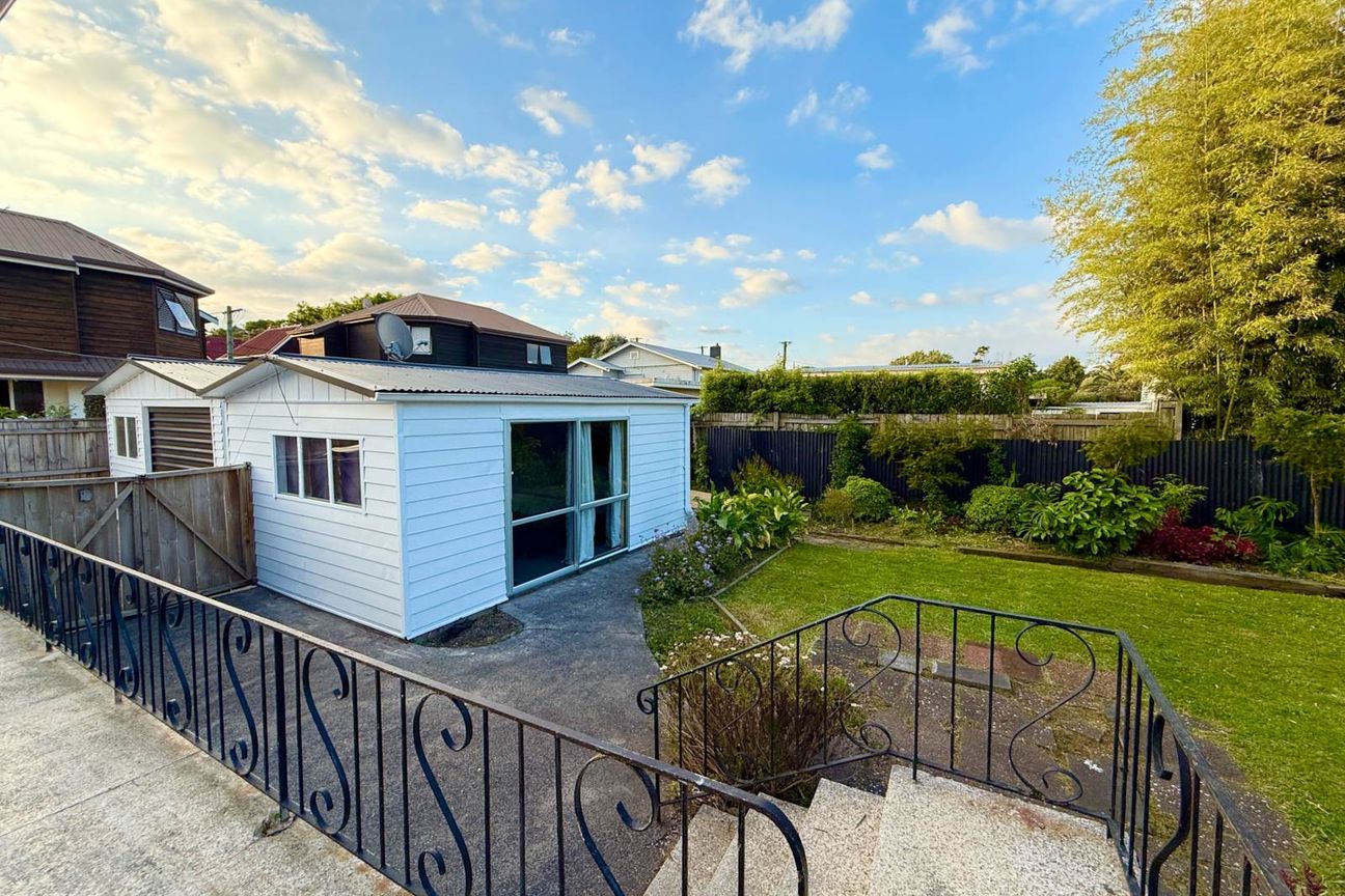 Spacious 4-Bedroom Family Home with Versatile ... - Widok 2
