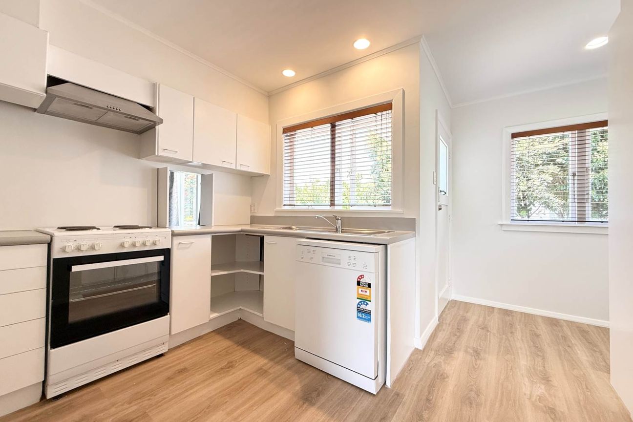 Spacious 4-Bedroom Family Home with Versatile ... - Widok 6