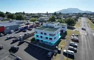 Well located, large office space with easy parking