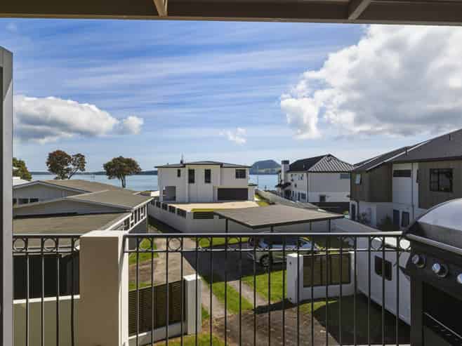 13B Beach Road, Otumoetai