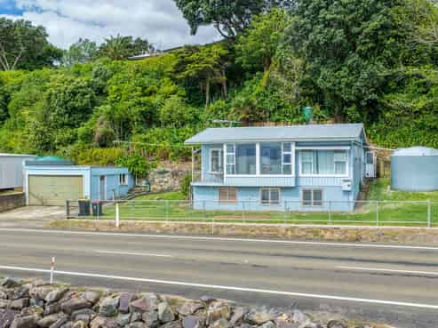 158 Thames Coast Road, Whakatete Bay