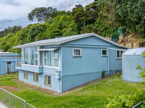 158 Thames Coast Road, Whakatete Bay