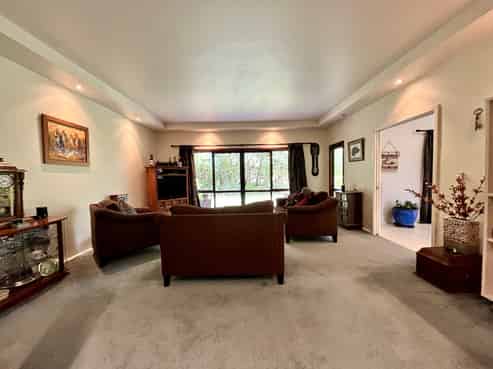 1019  Southland Road, Raureka