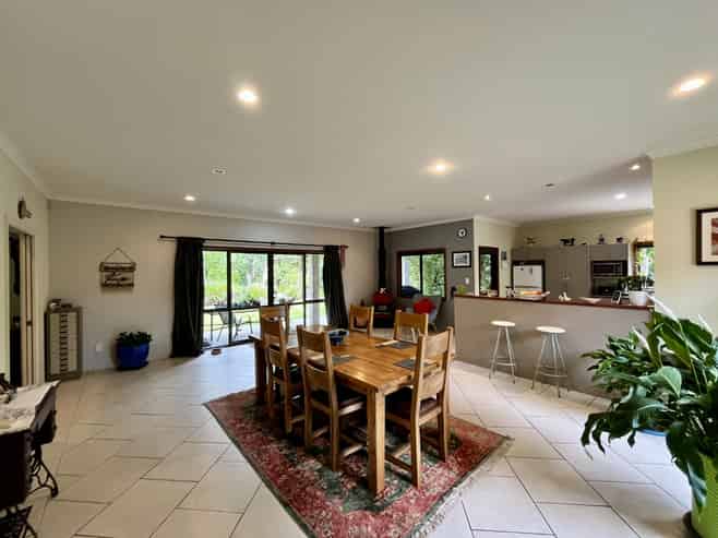 1019  Southland Road, Raureka