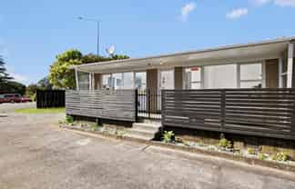 1/132 Te Atatu Road, Te Atatu South