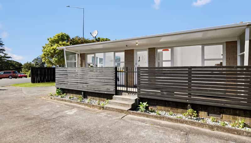 1/132 Te Atatu Road, Te Atatu South