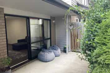 2/20 Manning Street, Hamilton Central