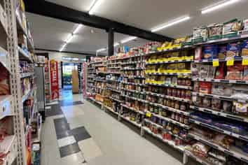 Supermarket-anchored investment