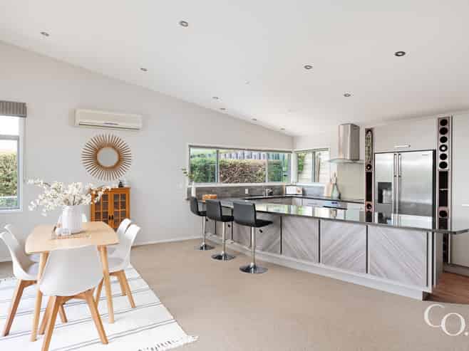 210 Castlewold Drive, Bethlehem