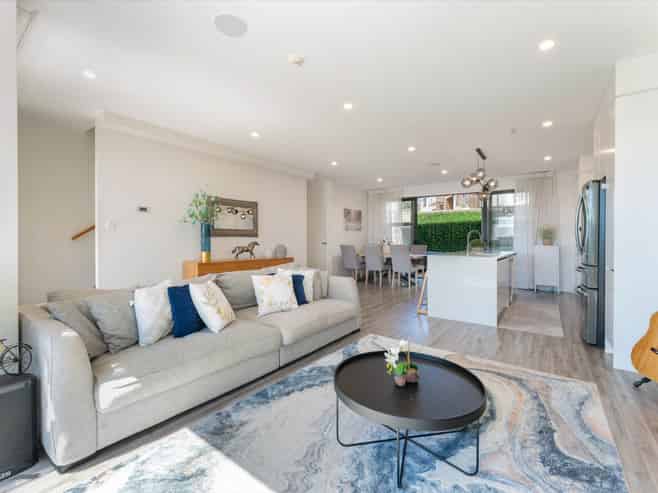 74D Langana Avenue, Browns Bay