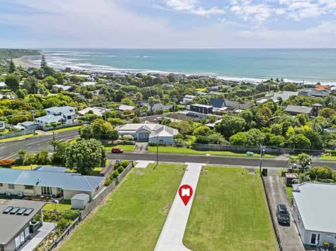 6 Mace Terrace, Oakura