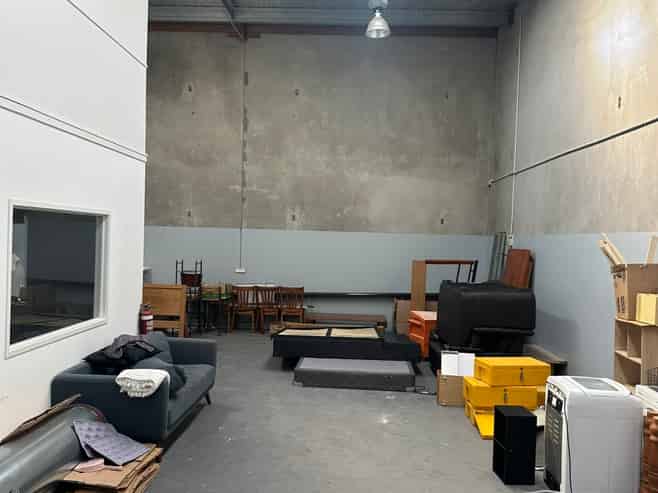 Office and Warehouse - Premium Mount Location