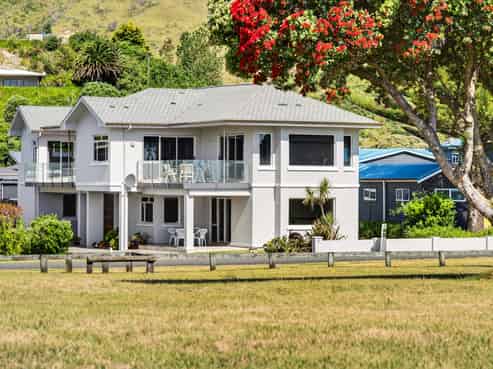 22 Pohutukawa Drive, Mahia