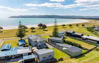 22 Pohutukawa Drive, Mahia