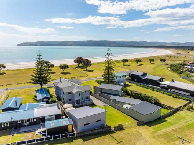 22 Pohutukawa Drive, Mahia