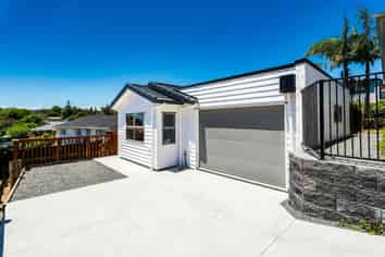 74B Awaroa Road, Sunnyvale