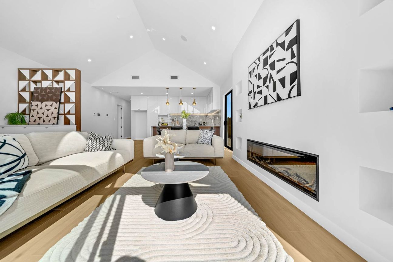 Multigenerational Living, 2 Kitchens & 2 Masters - Ansicht 5