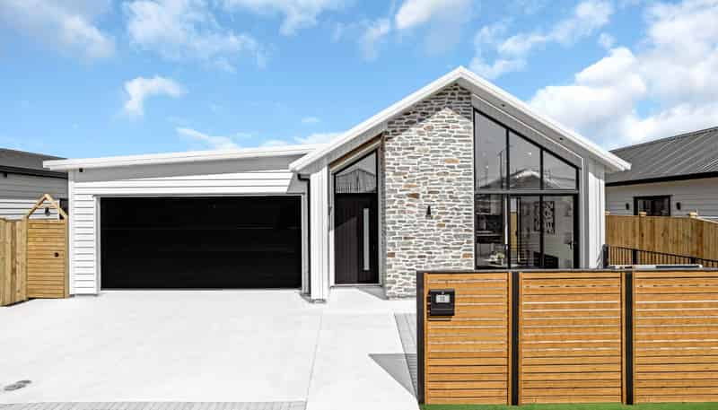 10 Tuwai Crescent, Papakura