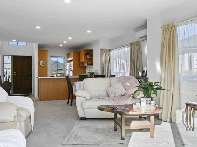 26 Lakeridge Close, Rangatira Park