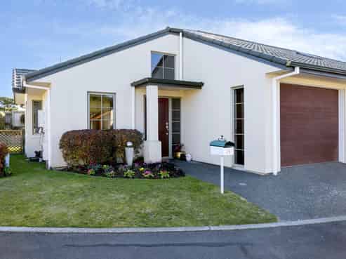 26 Lakeridge Close, Rangatira Park