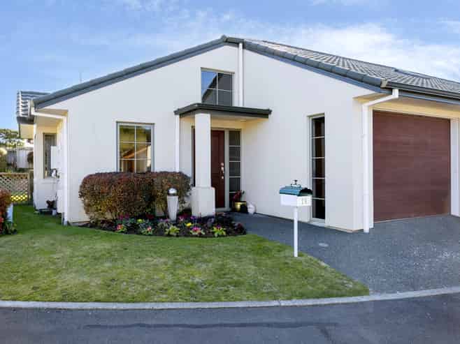 26 Lakeridge Close, Rangatira Park