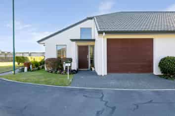 26 Lakeridge Close, Rangatira Park