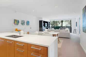 302/28 Balfour Road , Parnell