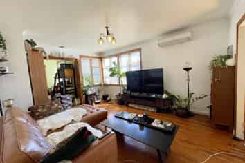 6 Dunkirk Terrace, Mount Albert