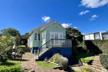 6 Dunkirk Terrace, Mount Albert