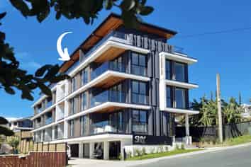 10/12 Burns Avenue, Takapuna