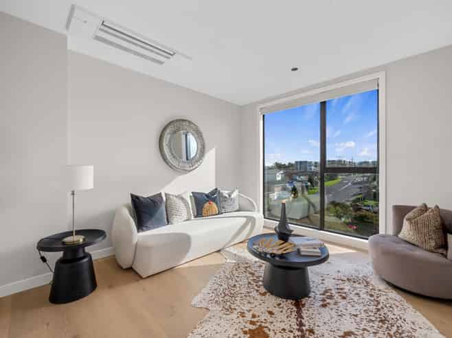 10/12 Burns Avenue, Takapuna