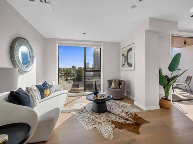 10/12 Burns Avenue, Takapuna