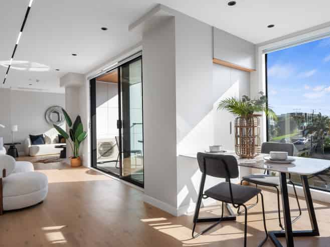 10/12 Burns Avenue, Takapuna