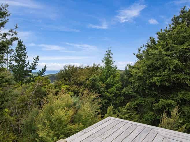 1504  Russell Road, Oakura Coast