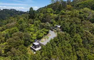 1504  Russell Road, Oakura Coast