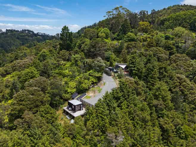 1504  Russell Road, Oakura Coast