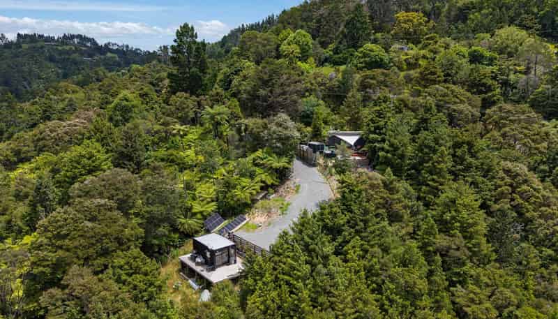 1504  Russell Road, Oakura Coast