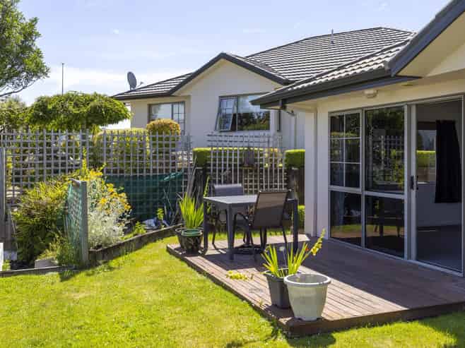 28 Lakeridge Close, Rangatira Park