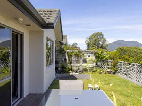 28 Lakeridge Close, Rangatira Park