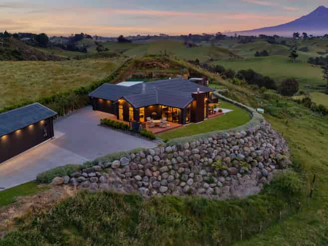 956 Richmond Road, Lepperton