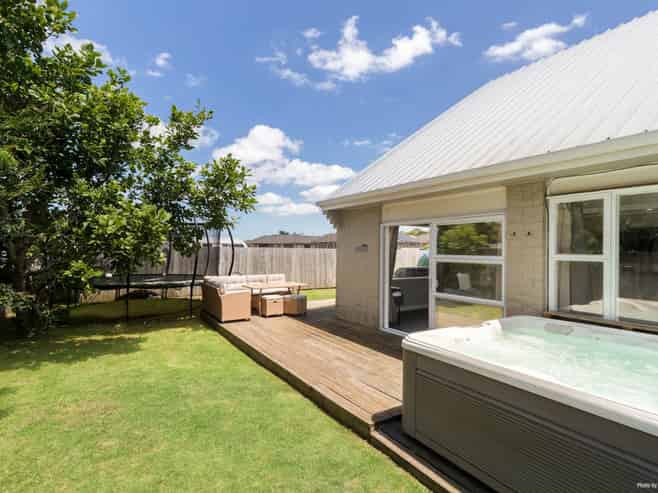 96B  Racecourse Road, Waiuku