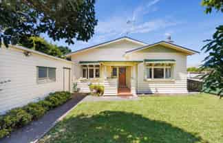 24 Rainforth Street, Roslyn