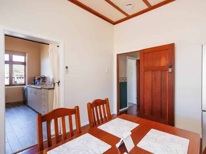 24 Rainforth Street, Roslyn