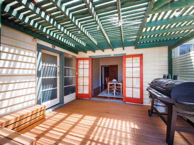 24 Rainforth Street, Roslyn