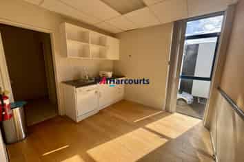 Fantastic Trade Retail Opportunity - Link Drive 