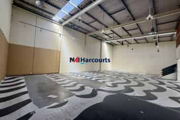 Fantastic Trade Retail Opportunity - Link Drive 